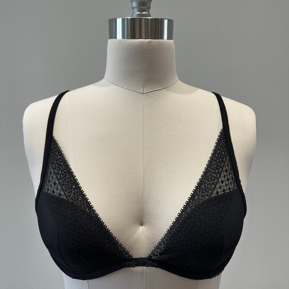 La SENZA Black Lace-Trim Plunge Bra